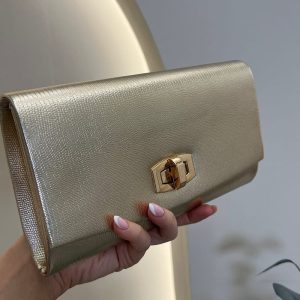 BOLSO MANO CIERRE ORO