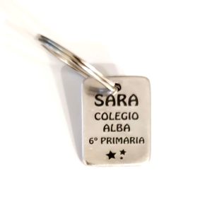 COLGADOR PERSONALIZADO PEQUEÑO PARA MOCHILAS/ESTUCHES