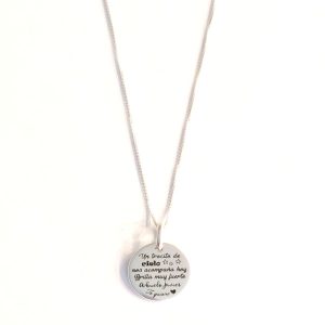 COLLAR PLATA DE LEY PERSONALIZADO PARA COMUNIONES “UN TROCITO DE CIELO NOS ACOMPAÑA HOY. BRILLA MUY FUERTE. TE QUIERO”